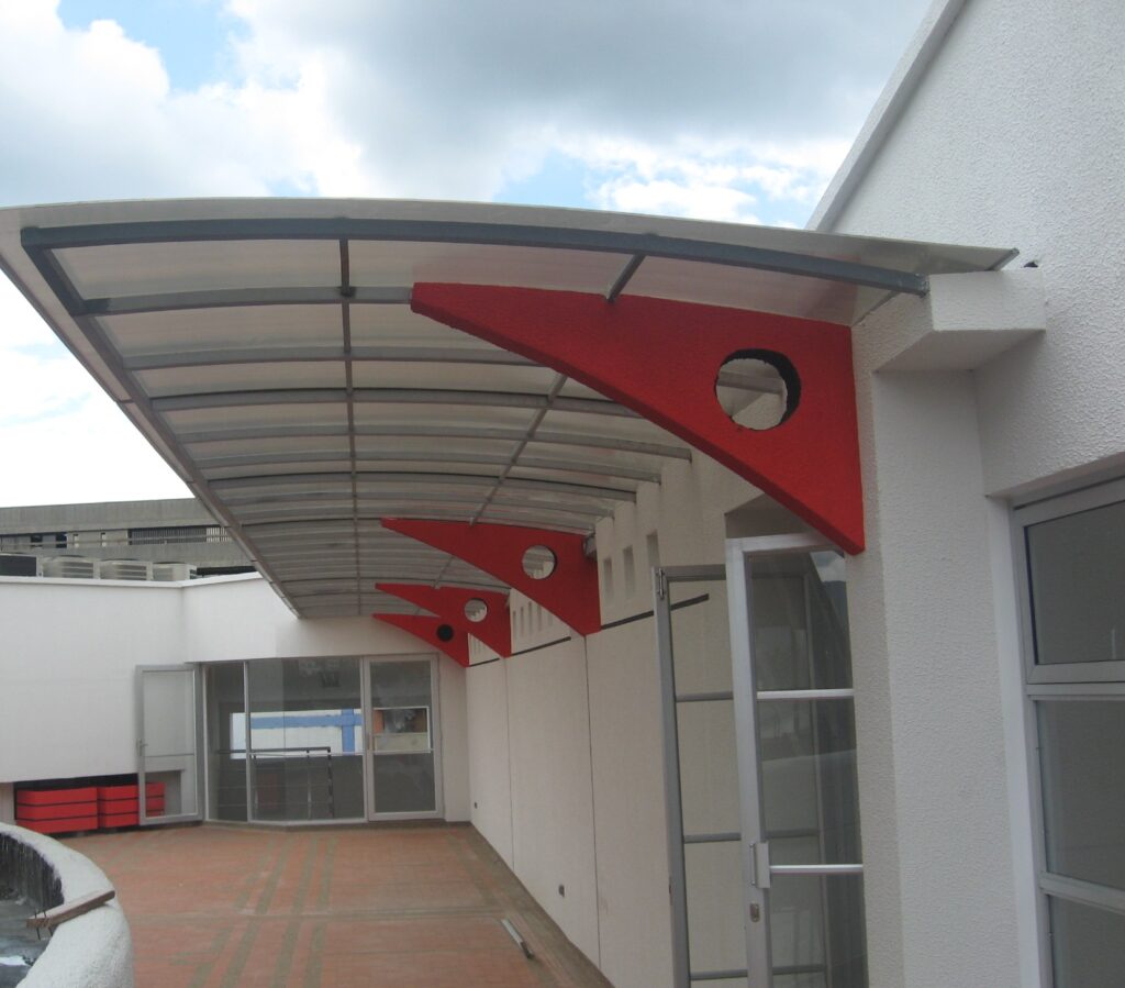 Domo de tipo Toldo con Módulos de Multipanel​