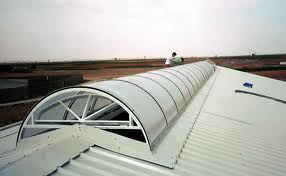 Domo de policarbonato en Nave industrial con lamina Galvanizada tipo KR-18.​